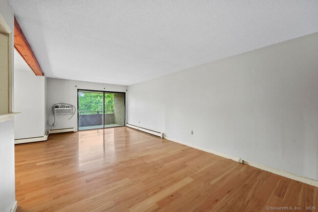 Building Photo - 85 Oxbow Dr