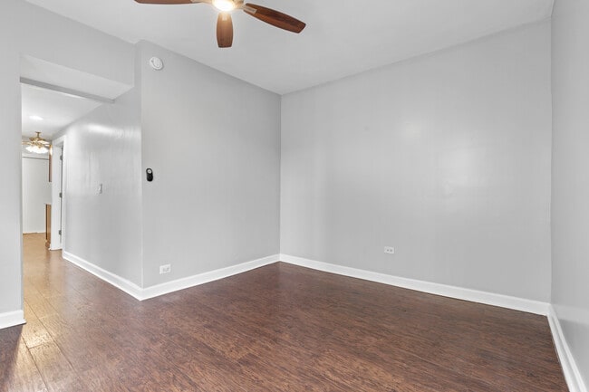 Building Photo - 2619 W Hirsch St