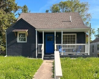 Building Photo - 1604 W 11th St
