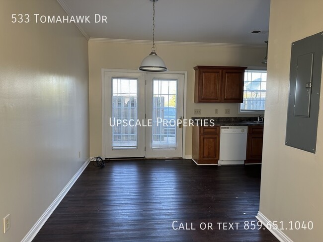 Building Photo - 533 Tomahawk Dr