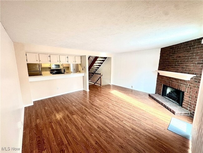 Building Photo - 1085 Sunhaven Dr