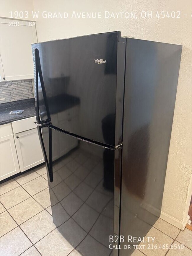 Building Photo - 1903 W Grand Ave