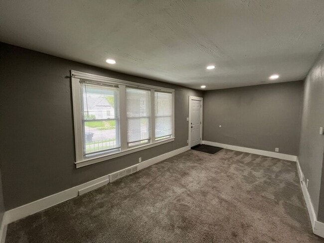Foto del edificio - 15354 Turner St
