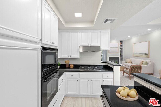 Foto del edificio - 1820 S Beverly Glen Blvd