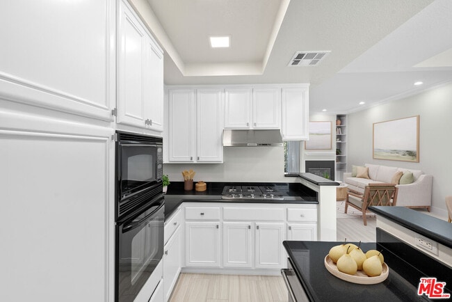 Building Photo - 1820 S Beverly Glen Blvd