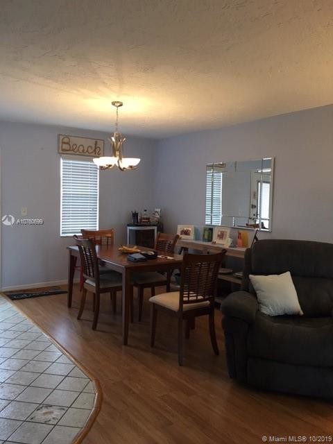 Foto del edificio - 2861 Somerset Dr