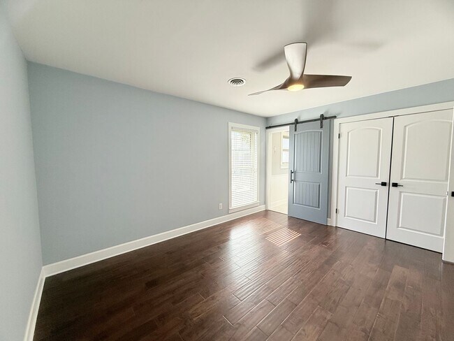 Building Photo - Beautiful 4 Bedroom Pool Home - Scenic Hei...