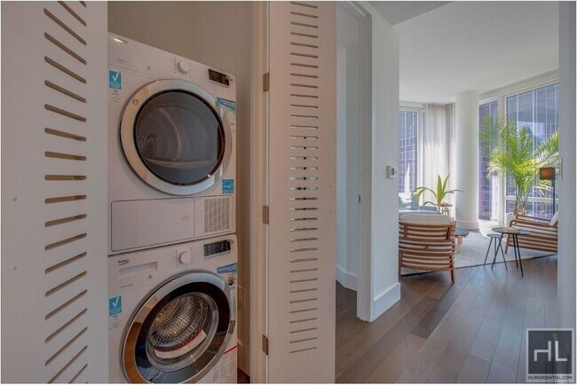 Building Photo - East 44th Street