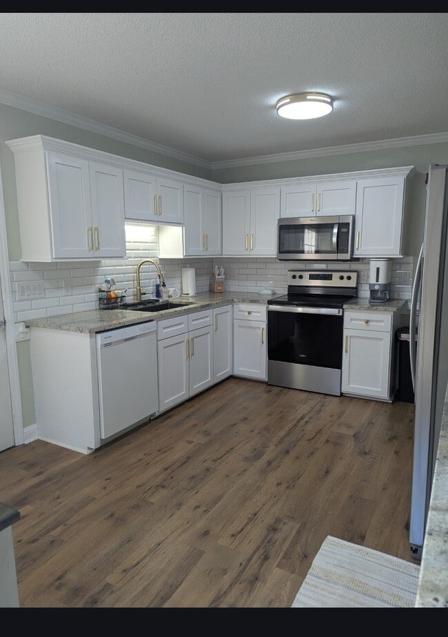 Building Photo - 114 Doris Dr