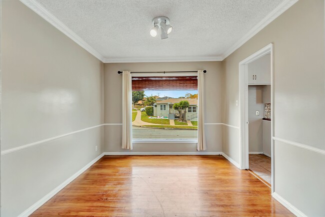 Dining Room - 2211 W 102nd St