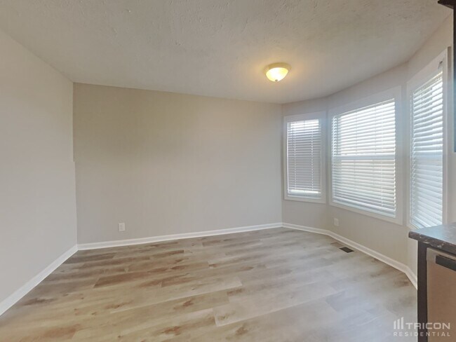 Building Photo - 1163 Freedom Dr