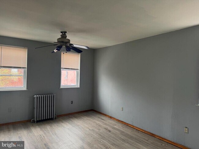 Building Photo - 526 W Porter St