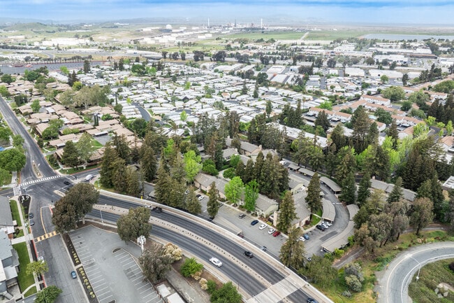 context - 2111-2165 Northwood Dr