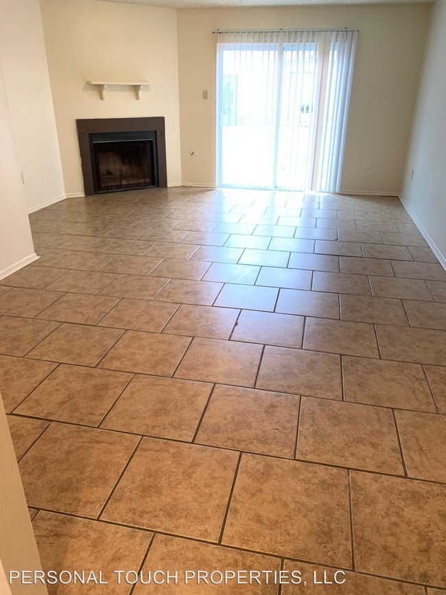Building Photo - 8727 Granite Dr