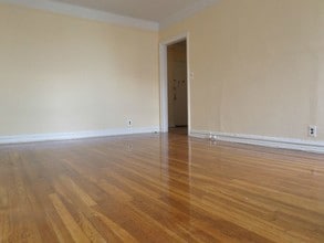 Primary Photo - 25-20 30th Rd