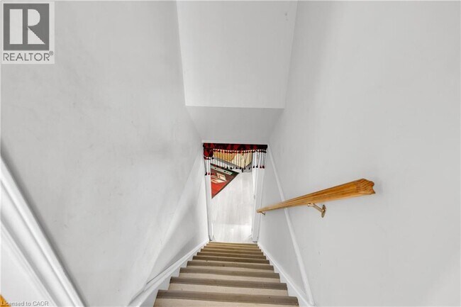 Building Photo - 62 Lewis Crescent