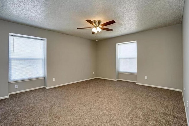 Building Photo - Countryshire