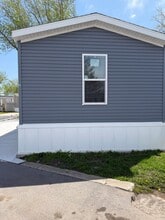 Building Photo - 14001 S Western Ave