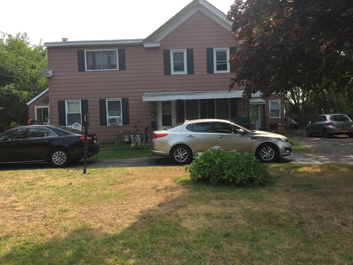 81 Atlantic Ave, West Sayville, NY 11796 Apartments in West Sayville