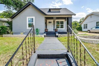 Building Photo - 1044 E Ramsey Ave