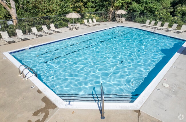 Pool - The Summit at Owings Mills Apartments