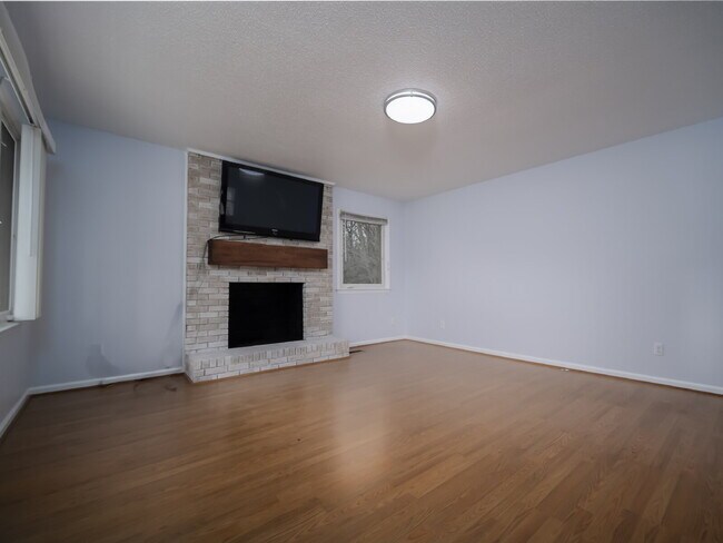 Foto del edificio - 102 McCall St