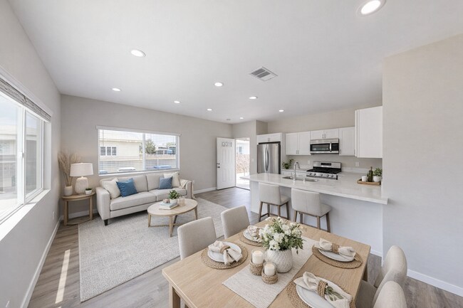 Foto del edificio - 4BD/2BA on Art! Lots of Parking!