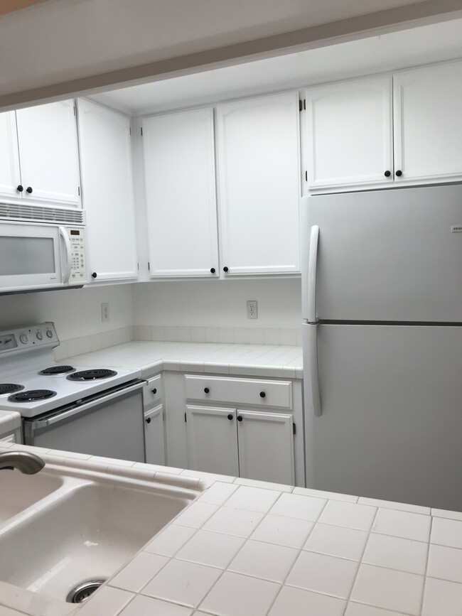Building Photo - 245 Arbor Way