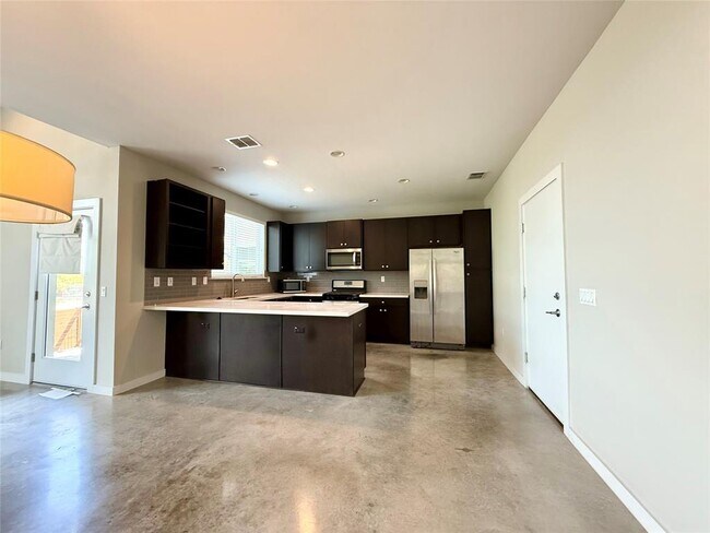 Foto del edificio - 301 W Stassney Ln