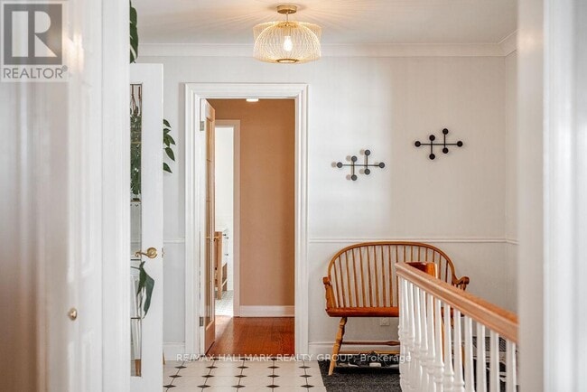 Photo du bâtiment - 275 Crocus Ave