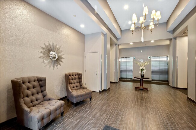 Foto del edificio - 451 W Huron St