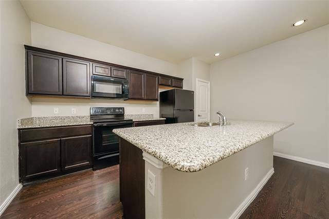 Building Photo - 325 Meadow Ln