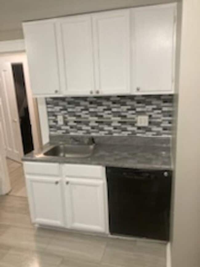 Building Photo - 67-69 Upton Pl