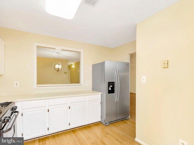Foto del edificio - 9941 Oakton Terrace Rd