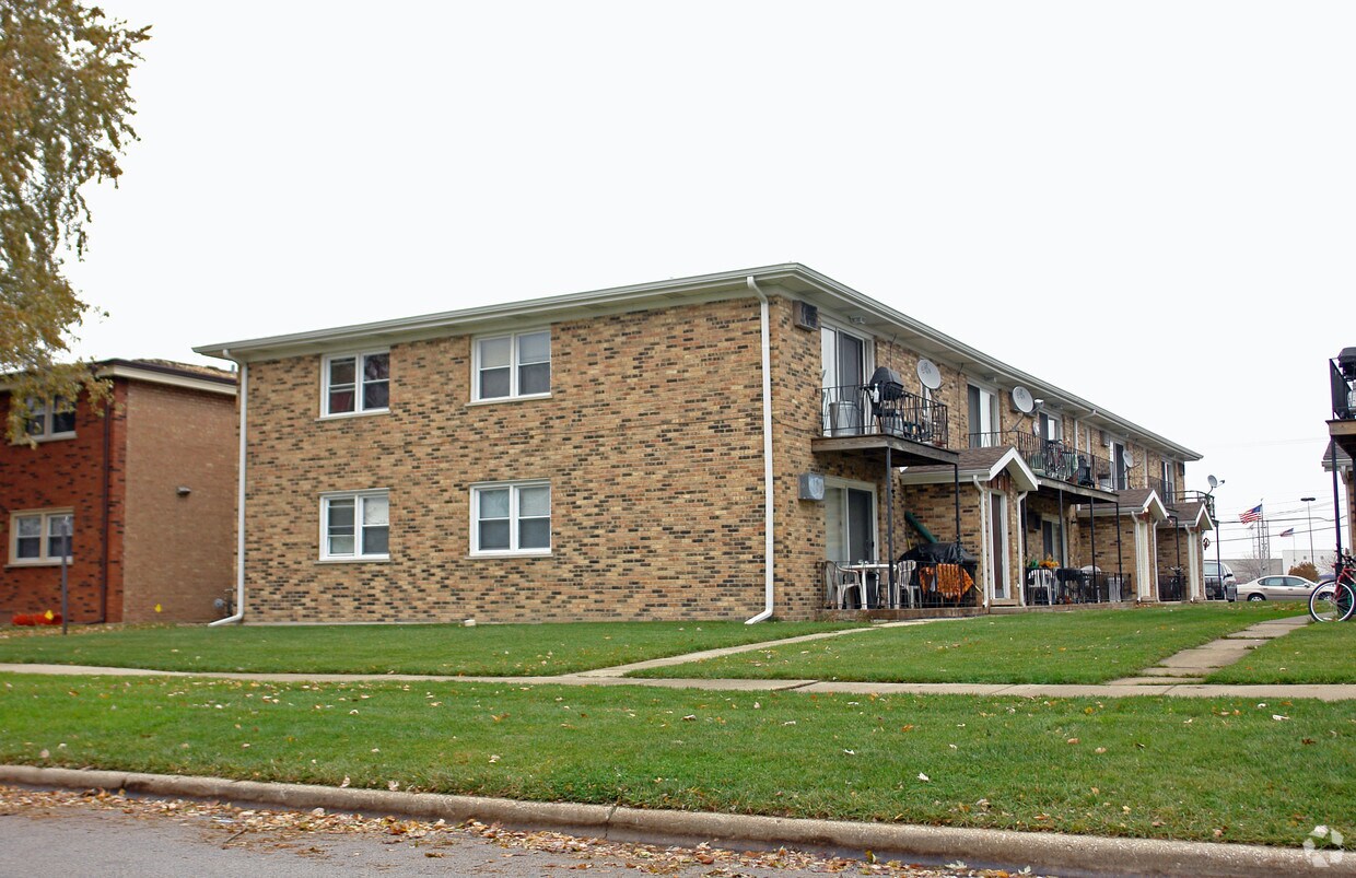 7712 S Harlem Ave, Bridgeview, IL 60455 Apartments in Bridgeview, IL