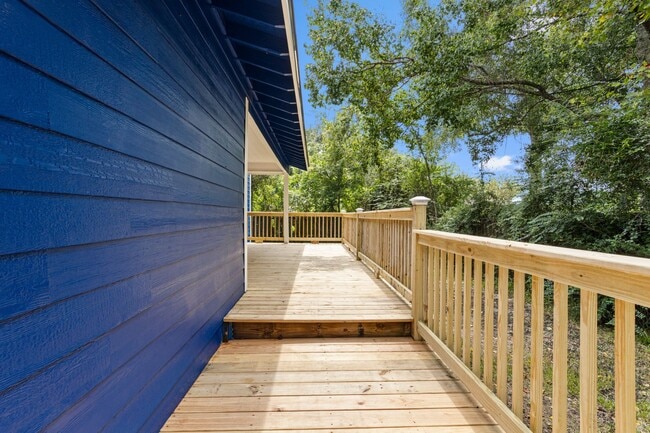 Building Photo - Beautiful home in Moss Point