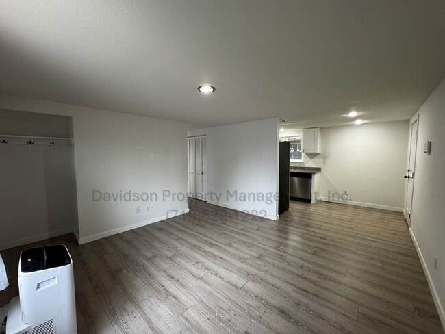 Building Photo - Cozy and Updated 3 Bedroom House in Stratm...