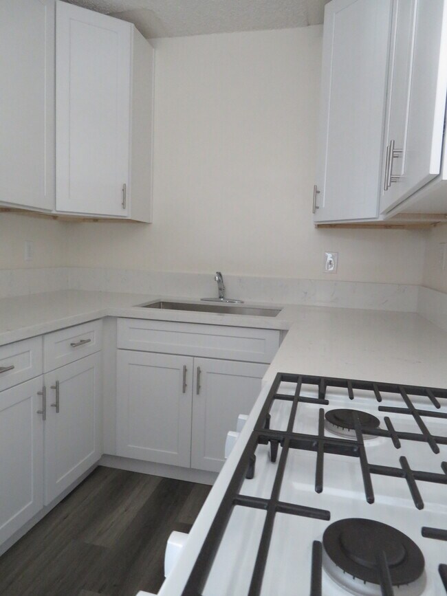 Building Photo - 12121 La Maida St