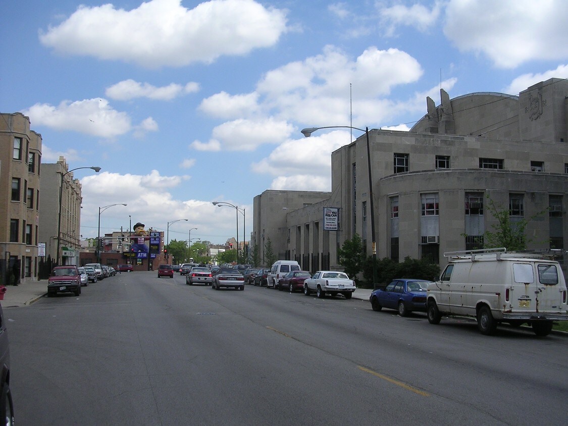 Vista a la calle - 1522 N Kedzie Ave