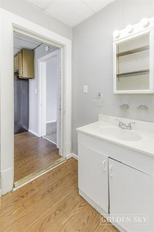 Foto del edificio - 1109 E 8th St