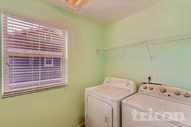 Foto del edificio - 201 Pear Lake Way