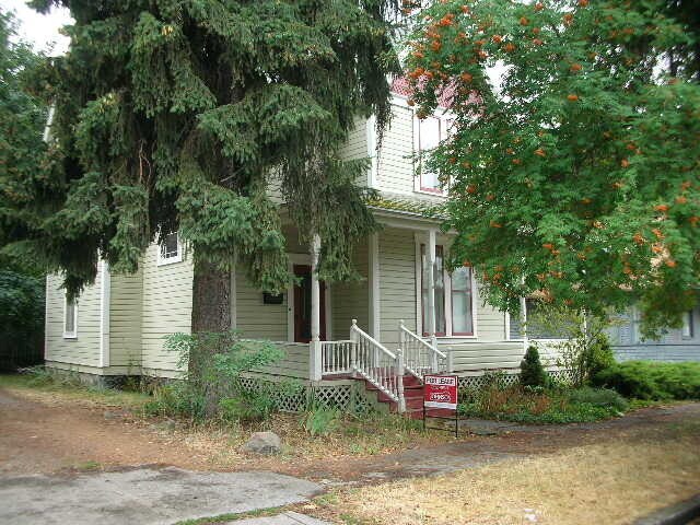 Foto principal - Fantastic South Side 3 Bedroom 2 Bath Home