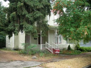 Building Photo - 406 E 8th Ave