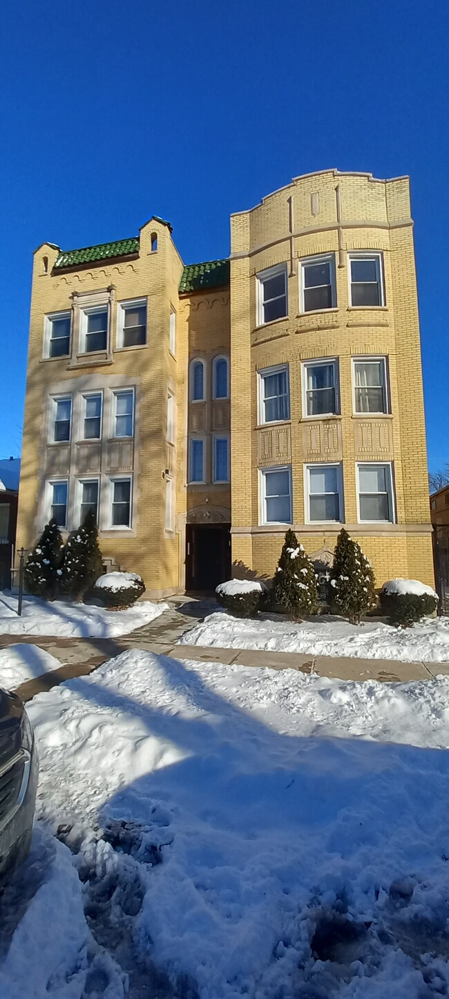 Front Entrance - 8337 S Drexel Ave