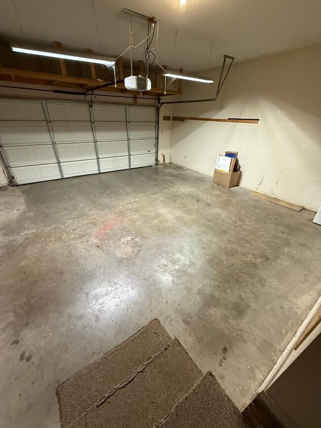 Building Photo - 1103 Aspen Ave