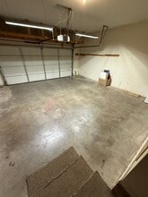 Building Photo - 1103 Aspen Ave