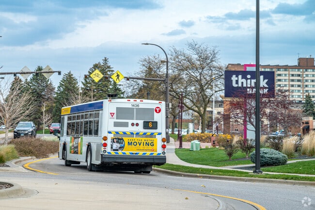 The bus line runs through Promenade.