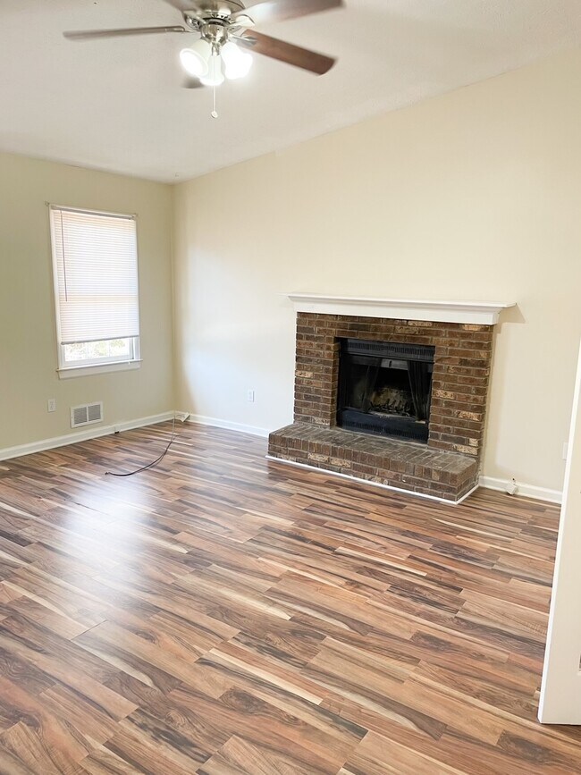 Foto del edificio - 295 Belmont Farms Dr