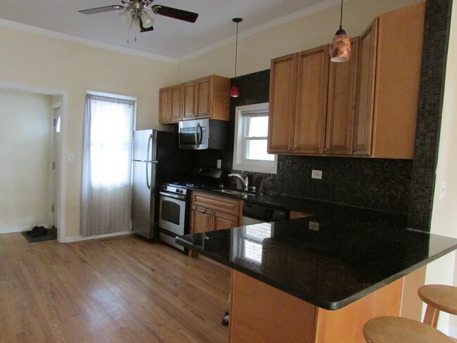 Building Photo - 1655 N Mozart St