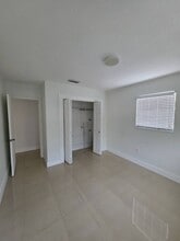 Building Photo - 3292 SW 24th St
